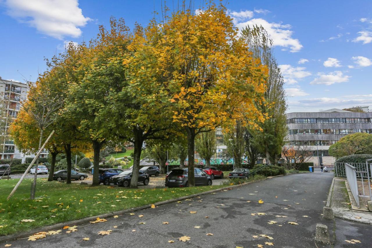 Chic Apart With Parking Chaville Exterior photo