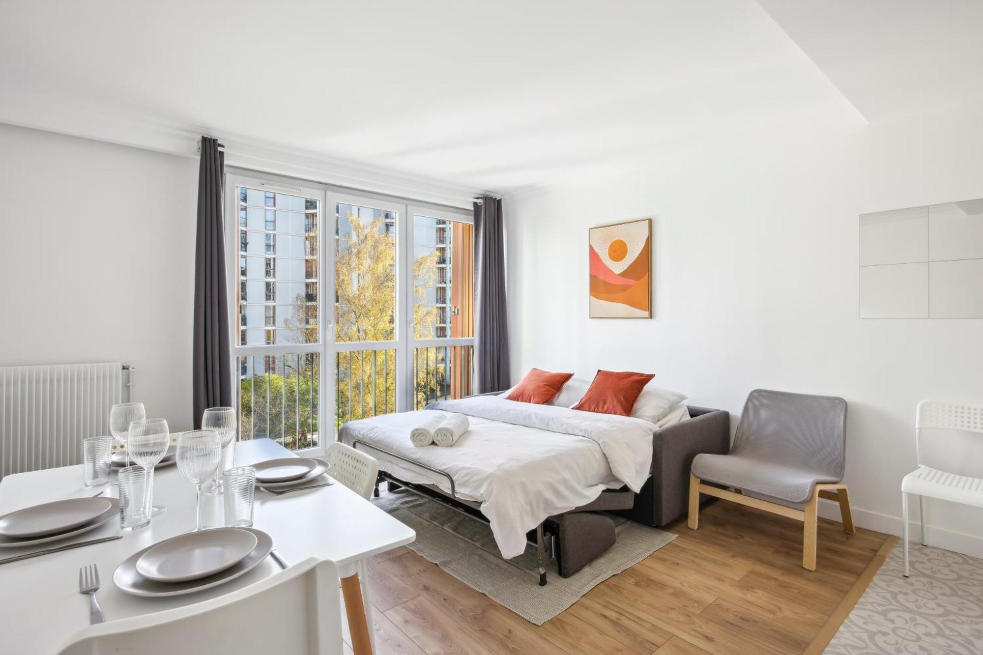 Chic Apart With Parking Chaville Exterior photo